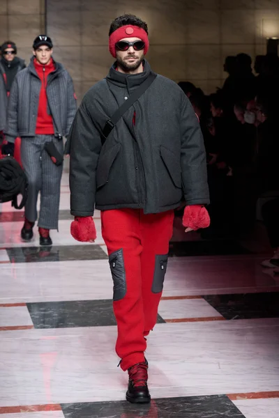 Look 69